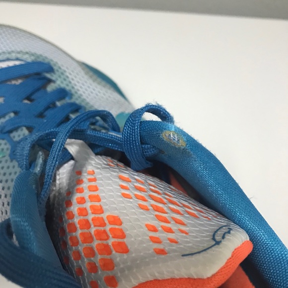 Kobe 10 - Picture 3 of 7